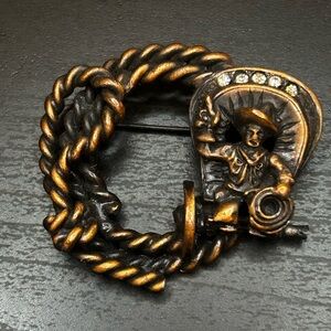 Gold-Tone Cowboy Motif Rope Brooch - Women Jewelry Brooches
